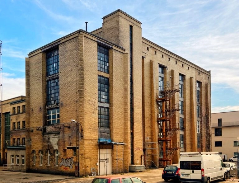 Gebäude